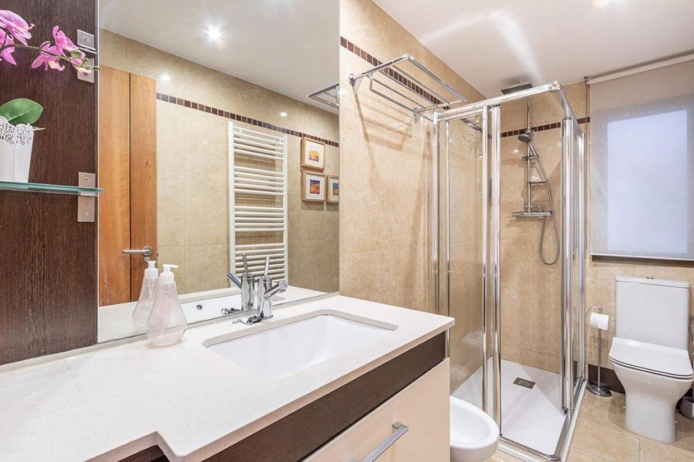 Tuguest Castaneda Apartment Гранада Екстериор снимка