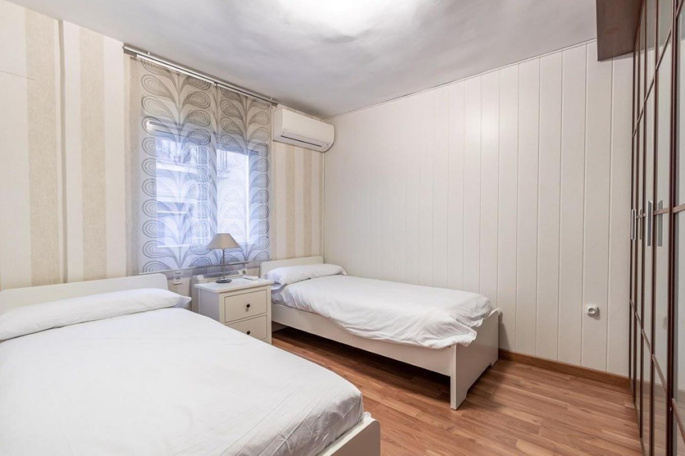 Tuguest Castaneda Apartment Гранада Екстериор снимка