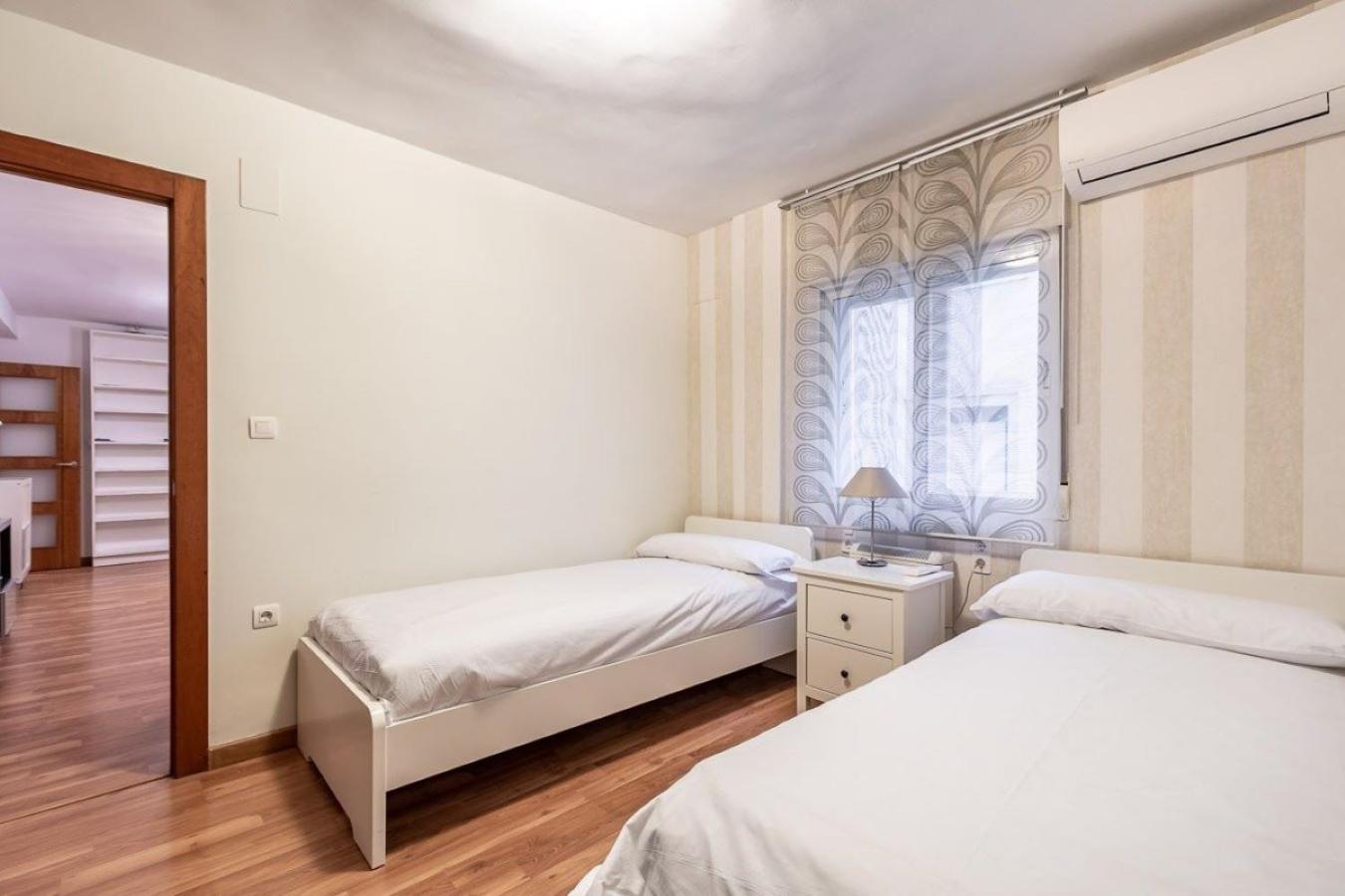 Tuguest Castaneda Apartment Гранада Екстериор снимка