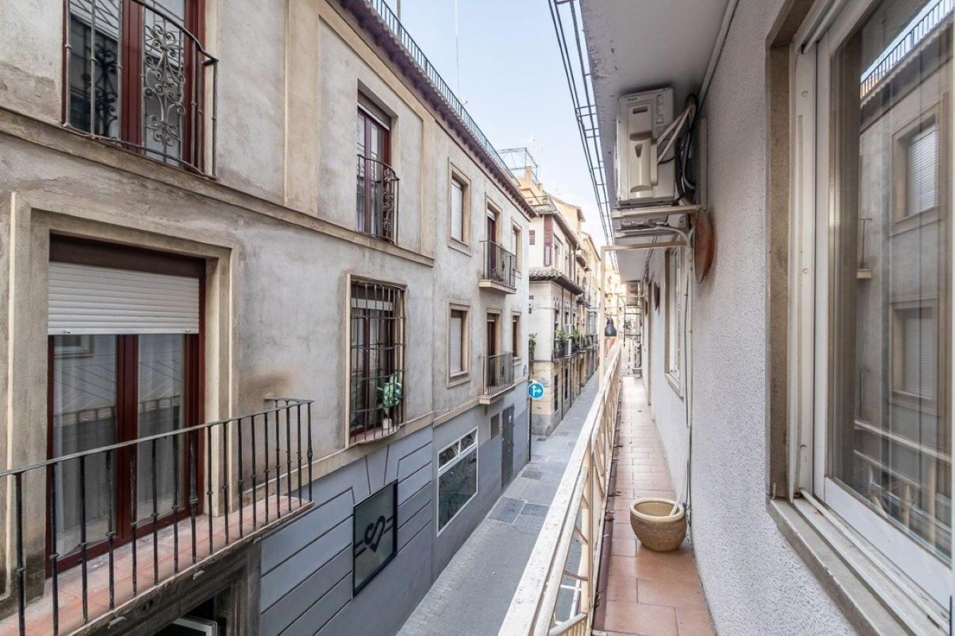 Tuguest Castaneda Apartment Гранада Екстериор снимка
